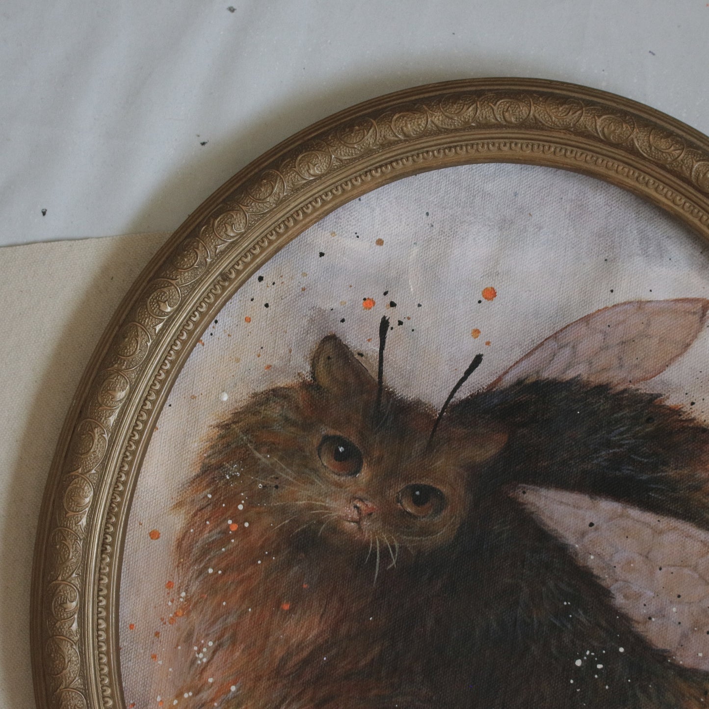 Hand painted - Bumble Cat 32 x 36 cm